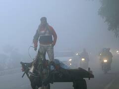 Fog in India: घने कोहरे की चादर में लिपटा उत्तर भारत, सिर्फ फॉग-फॉग...देखिए तस्वीरें