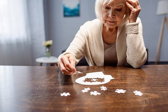 Alzheimer's disease: Alzheimer's disease is increasing in women more than men, know the treatment Alzheimer's disease: Alzheimer's disease is increasing in women more than men, know the treatment