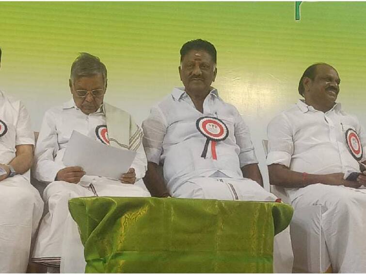 admk o paneer selvam is conducting general secretary meeting in chennai OPS General Secretary Meeting: “நாற்காலியை திருப்பி ஒப்படைத்த உத்தமர் ஓபிஎஸ்; ஆனால் ஈபிஎஸ்..” - மாவட்ட செயலாளர்கள் கூட்டத்தில் மருது அழகுராஜ் சரவெடிப் பேச்சு..