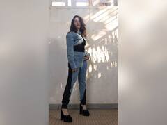 Tamannaah Bhatia: डबल टोंड जींस का चला ट्रेंड, तमन्ना भाटिया की तरह आप भी कर सकती हैं कैरी