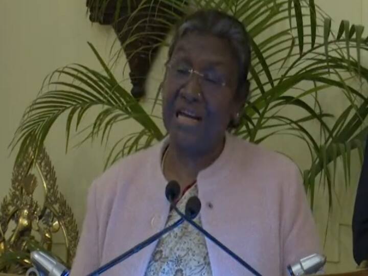 Video President Droupadi Murmu remembers her childhood and gave a big message to IFS officers VIDEO: राष्ट्रपति द्रौपदी मुर्मू ने अपने बचपन को याद किया, पेड़-पौधों को लेकर IFS ऑफिसर्स को दिया बड़ा संदेश