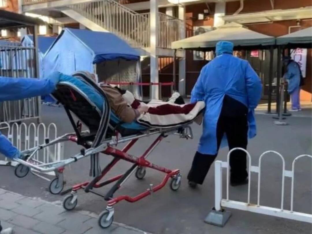 China Corona Deaths Unable to stop Series of deaths from Covid China changed definition of death China Corona Deaths: డెత్‌కి డెఫినేషన్ మార్చిన చైనా, అలా చనిపోతేనే కొవిడ్ మరణంగా లెక్కిస్తారట