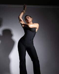 Rashmi Desai: सौंदर्याची खाण; रश्मीच्या नव्या लूकची चर्चा!