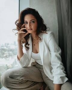 Shanvi Srivastava Photos: శాన్వీ శ్రీవాత్సవ 'లవ్ లీ' లుక్స్