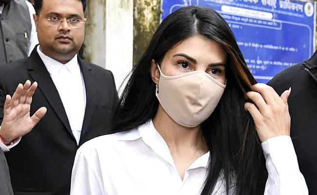 Jacqueline Fernandez seeks court permission to travel to Bahrain બીમાર માતાને 2 વર્ષ પછી મળશે Jacqueline Fernandez, મહાઠગના પ્રેમમાં ખૂબ જ ખરાબ રીતે ફસાઇ!