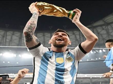 Messi with Trophy: ప్రపంచకప్ తో నిద్రించిన మెస్సీ- సోషల్ మీడియాలో ఫొటోలు వైరల్