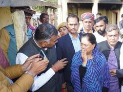 वसुंधरा राजे ने जोधपुर भूंगरा गांव के पीड़ितों को लिया गोद, पूर्व मंत्री ने गहलोत सरकार से की यह मांग