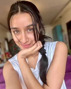 Shraddha Kapoor: మేకప్ లేకుండా ఈ హీరోయిన్‌ ఎలా ఉందో చూశారా? అందుకే అంత క్రేజ్