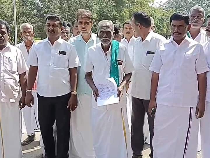 கரூரில் ஜல்லிக்கட்டு போட்டி - அனுமதி கோரி ஆட்சியரிடம் கிராம மக்கள் மனு