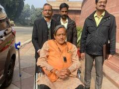 व्हीलचेयर पर संसद भवन पहुंचे शशि थरूर, ट्वीट कर कहा- भारत में विकलांग लोगों के लिए खराब हैं सुविधाएं