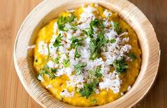 खाने-पीने के हैं शौकीन तो भोपाल के इन लजीज व्यंजन को जरूर करें ट्राई, मुंंह में जाते ही घुल जाएगा स्वाद