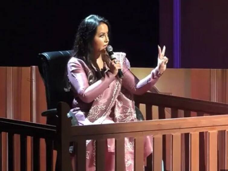 Amruta Fadnavis Comment on PM Narendra Modi As RashtrapitaNarendra Modi father of New India and Mahatma Gandhi in Napgur Amruta Fadnavis : महात्मा गांधी जुन्या काळातील तर पंतप्रधान नरेंद्र मोदी नव्या भारताचे राष्ट्रपिता; अमृता फडणवीस यांचं वक्तव्य