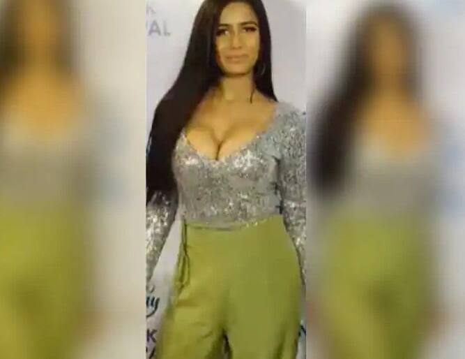 શો લોકઅપથી ફેમસમાં આવેલી પૂનમ પાંડેને બધા જાણે છે.