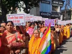 झारखंड में सम्मेद शिखर को पर्यटक स्थल बनाने पर विरोध, जबलपुर के जैन समाज ने कारोबार बंद कर निकाली रैली