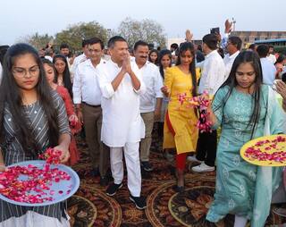 Rajkot: રાજકારણ વગર અમારું ક્યાંક કામ થતું નથી, ચૂંટણી બાદ જાહેર સ્ટેજ પરથી નરેશ પટેલનું નિવેદન
