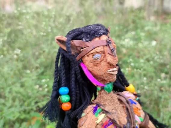 સાયન્સ ફિક્શન આધારિત બ્લોકબસ્ટર અવતારની પટકથા કેમેરોન અને જોશ ફ્રીડમેન દ્વારા લખવામાં આવી છે.