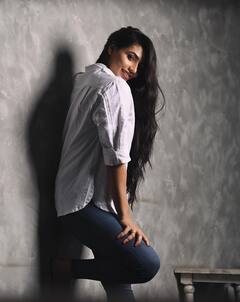 Sapthami Gowda Photos: रियल लाइफ में ऐसी दिखती है 'कांतारा' की सीधी-सादी 'लीला', तस्वीरें देख बढ़ जाएगी दिल की धड़कन!