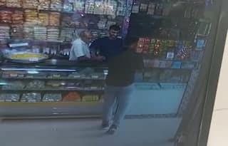 Pune Crime news : चक्क 'काजू कतली' फुकट मिळावी यासाठी तरुणांकडून गोळीबाराचा प्रयत्न; पुण्यातील घटना