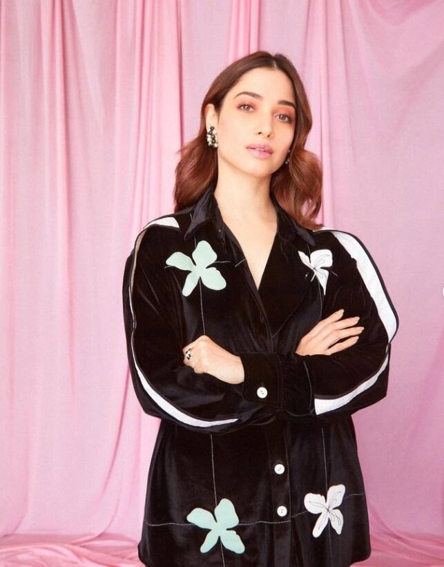 নিজের গয়নার ব্যবসাও রয়েছে তামান্না ভাটিয়ার। এক সাক্ষাৎকারে অভিনেত্রী বলেছিলেন যে, 'ছোট থেকেই গয়নার ডিজাইনের প্রতি আমার আগ্রহ রয়েছে। যেহেতু আমার বাবারও গয়নার ব্যবসা রয়েছে, তাই এই আগ্রহটা আমার মধ্যেও ছোট থেকেই রয়েছে। তবে, আমার গয়নার ব্যবসা অবশ্যই আজকের দিনের মহিলাদের জন্য। যা অনেক বেশি ফ্যাশনেবল।'