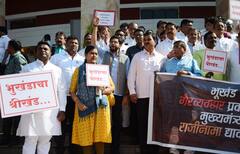 Assembly Winter Session: सत्ताधाऱ्यांचे टाळ वाजवून भजन तर विरोधकांकडून 'पन्नास खोके भूखंड ओक्के'च्या घोषणा