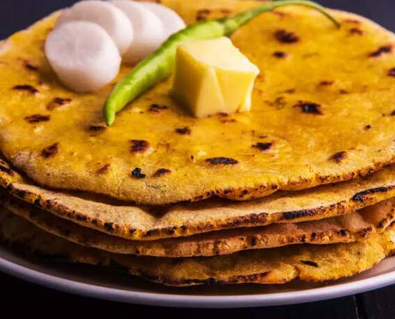घर आए मेहमानों को आप सर्व कर सकते हैं ये 8 तरह की रोटियां...जानिए इनके नाम