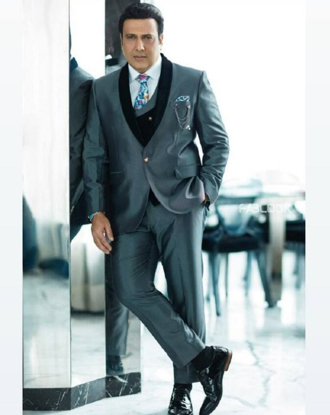 অভিনেতার যখন ১৫ বছর বয়স, তখন একাধিকবার চেষ্টা করার পরও রাজশ্রী স্টুডিওস গোবিন্দাকে নিয়ে কাজ করতে রাজি হয়নি। তাদের মতে, গোবিন্দার বয়স কম হওয়ার কারণেই এমন সিদ্ধান্ত নেয় তারা।