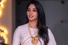 Nyla Usha: மலையாள நடிகை நிலா உஷாவின் மயக்க வைக்கும் புகைப்படங்கள்..!