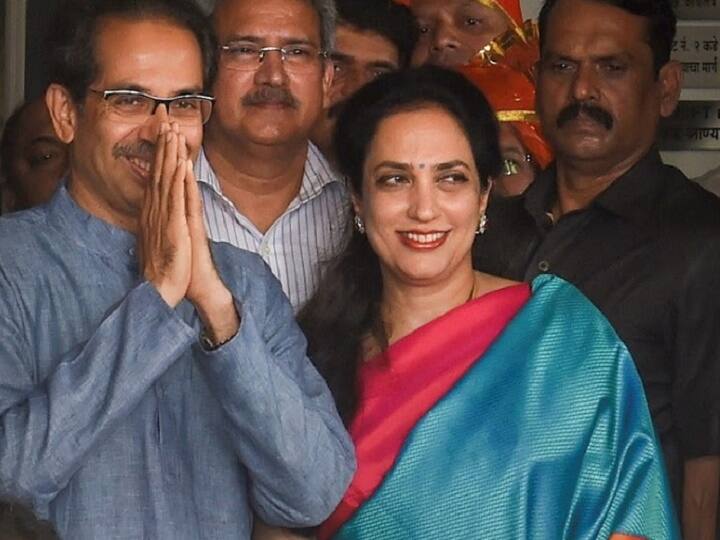 Shiv Sena Politics: know about Rashmi Thackeray, wife of uddhav thackeray, Rashmi patankar profile in hindi बहन ने कराई थी मुलाकात...1989 में हुई शादी, 2 दशक पहले ही रश्मि ठाकरे ने देख लिया था उद्धव के CM बनने का सपना