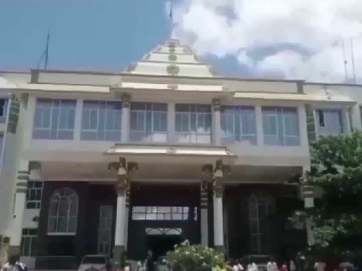 கரூரில் ஜல்லிக்கட்டு போட்டி - அனுமதி கோரி ஆட்சியரிடம் கிராம மக்கள் மனு