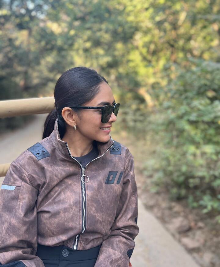 మృణాల్ ఠాకూర్ సఫారీ పార్కులో ఎంజాయ్ చేస్తోంది. Photo Credit:Mrunal Thakur/instagram