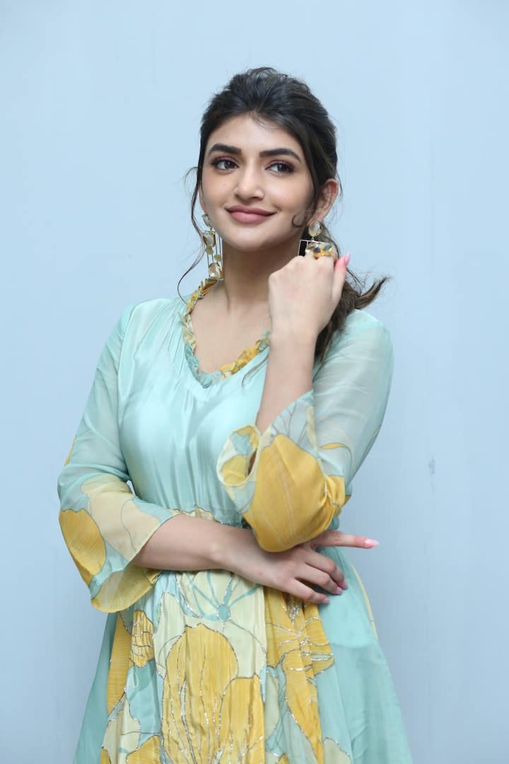శ్రీలీల అందమైన ఫోటోలు.