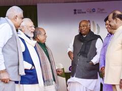 PHOTOS: 'કૂતરા' નિવેદનના વિવાદ વચ્ચે PM મોદી અને મલ્લિકાર્જુન ખડગે એક જ ટેબલ પર લંચ લેતા જોવા મળ્યા