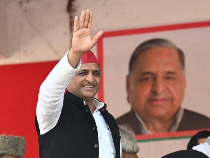 UP Nagar Nikay Chunav 2022 Samajwadi Party on New strategy trial before Lok Sabha elections with Akhilesh Yadav ann सपा की नई रणनीति, निकाय चुनाव में होगा ट्रायल, मिला रिजल्ट तो लोकसभा में भी यही प्लान, अब नेताजी की राह पर अखिलेश!