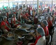 Shatabdi Mahotsav: હાઈટેક રસોડું, એક કલાકમાં બને છે 2000 રોટલી, ભાખરી અને સ્ટફ પરોઠા, જુઓ તસવીરો