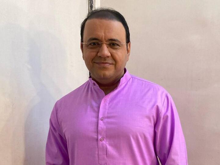 मंदार चंदावरकर शो में आत्माराम तुकाराम भिड़े के कैरेक्टर में दिखाई देते हैं. वो इस शो के लिए प्रति एपिसोड 80 हजार के करीब फीस चार्ज करते हैं.