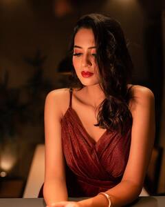 Vidula Chougule: विदुला चौगुलेच्या दिलखेच अदा; शेअर केले खास फोटो