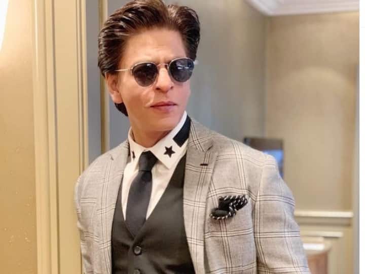 Amidst the Pathaan controversy Shah Rukh Khan name is included in the list of  Empire Magazine 50 greatest actors of the world Shah Rukh Khan को बॉलीवुड का बादशाह यूं ही नहीं कहा जाता...अब दुनिया के 50 महान एक्टर की लिस्ट में हुए शामिल