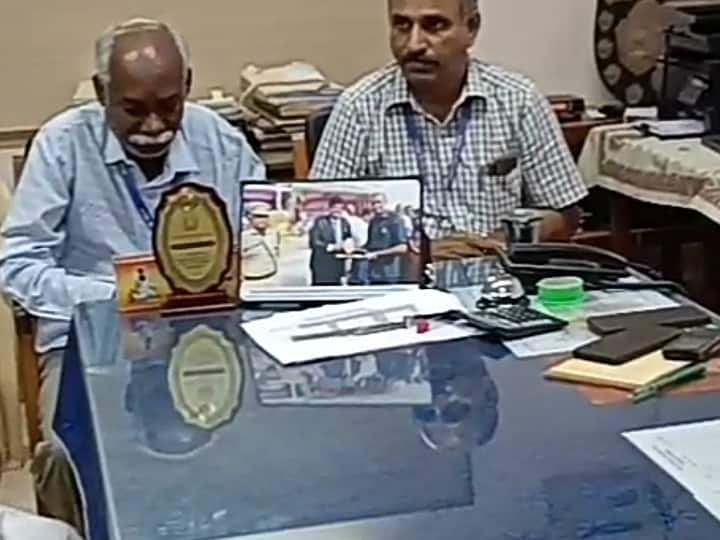 கரூரில் ஜல்லிக்கட்டு போட்டி - அனுமதி கோரி ஆட்சியரிடம் கிராம மக்கள் மனு