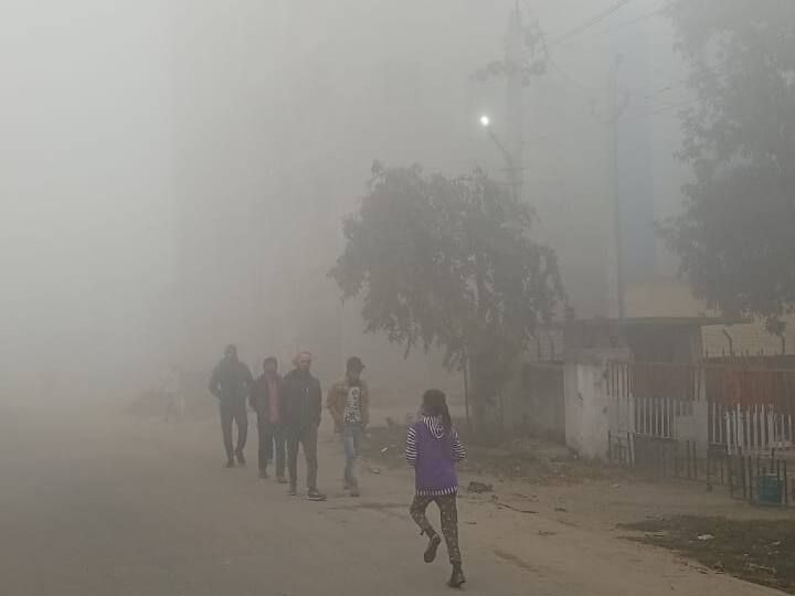 Bihar Weather Updates Toady Gaya Is The Most Coolest city Within 24 Hours and Patna Drowned With Deep Fog Bihar Weather Updates: पटना में छाया घना कोहरा, बीते 24 घंटे में गया रहा सबसे ठंडा, दो दिनों बाद और बढ़ेगी कनकनी