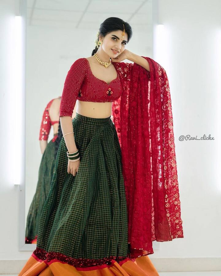 వర్ష అందమైన ఫోటోలు. Image Credit: Jabardasth Varsha/Instagram