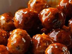 टेस्टी कुरकुरे मीटबॉल खाने का कर रहा है मन तो फिर देर किस बात की, तुरंत घर पर बनाएं क्रिस्पी मीटबॉल