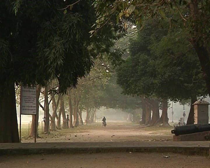 বুধবার সকালে কলকাতার সর্বনিম্ন তাপমাত্রা ছিল ১৫.১ ডিগ্রি সেলসিয়াস। স্বাভাবিক তাপমাত্রা। আগেরদিন বিকেলে সর্বোচ্চ তাপমাত্রা ছিল ২৬.৫ ডিগ্রি সেলসিয়াস, যা স্বাভাবিক।