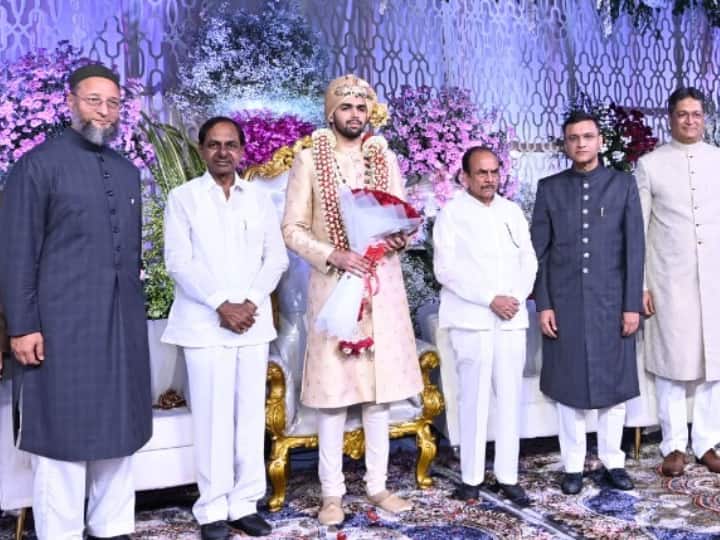 CM K. Chandra Shekhar Rao attended marriage of Asaduddin Owaisi Daughter in hyderabad Hyderabad: असदुद्दीन ओवैसी की बेटी की शादी में पहुंचे CM केसीआर, दूल्हा-दुल्हन को दिया आशीर्वाद