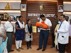 தாயாரால் வளர்க்க இயலாத பெண் குழந்தைக்கு பெயர் சூட்டிய கரூர் மாவட்ட ஆட்சியர்