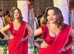 In Pics: सोशल मीडियावर मोनालिसाची हवा; मिलियन्समध्ये फॉलोअर्स अन् चर्चाच चर्चा