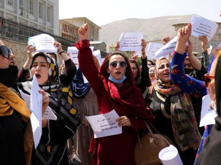 Girls protest against Taliban in Kabul over university education ban, many arrested