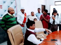 पढ़ाई ना करने पर छात्र को स्कूल से निकाला, तो पहुंचा डीएम के पास, फिर हुआ ये फैसला...