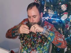 WATCH: Man Hangs 710 Christmas Ornaments From His Beard, Creates Guinness World Record