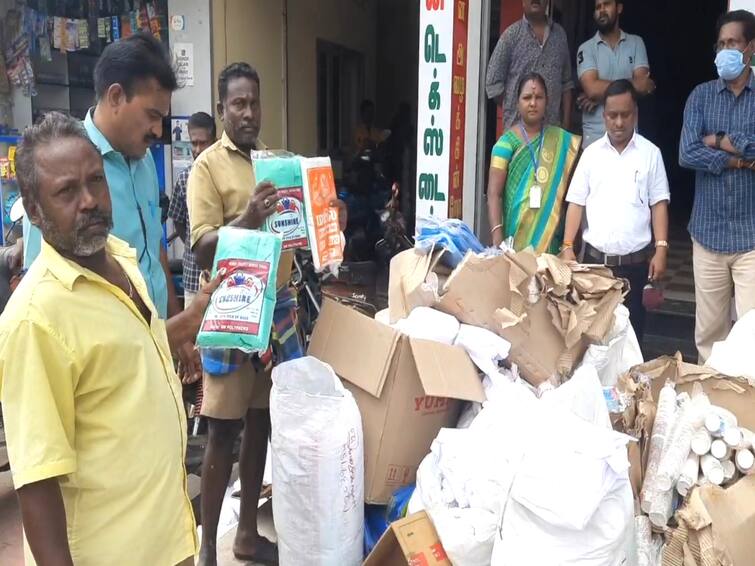 Mayiladuthurai, 2 tons of banned plastic items were seized by the government TNN மயிலாடுதுறையில் தடை செய்யப்பட்ட 2 டன் பிளாஸ்டிக் பொருட்கள் பறிமுதல் - 1 லட்சம் ரூபாய் அபராதம்