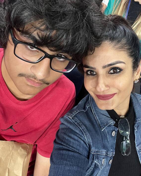 Raveena Tandon Son:  क्यूटनेस के मामले में रणबीर कपूर से कम नहीं रवीना टंडन के लाडले, देखें तस्वीरें...